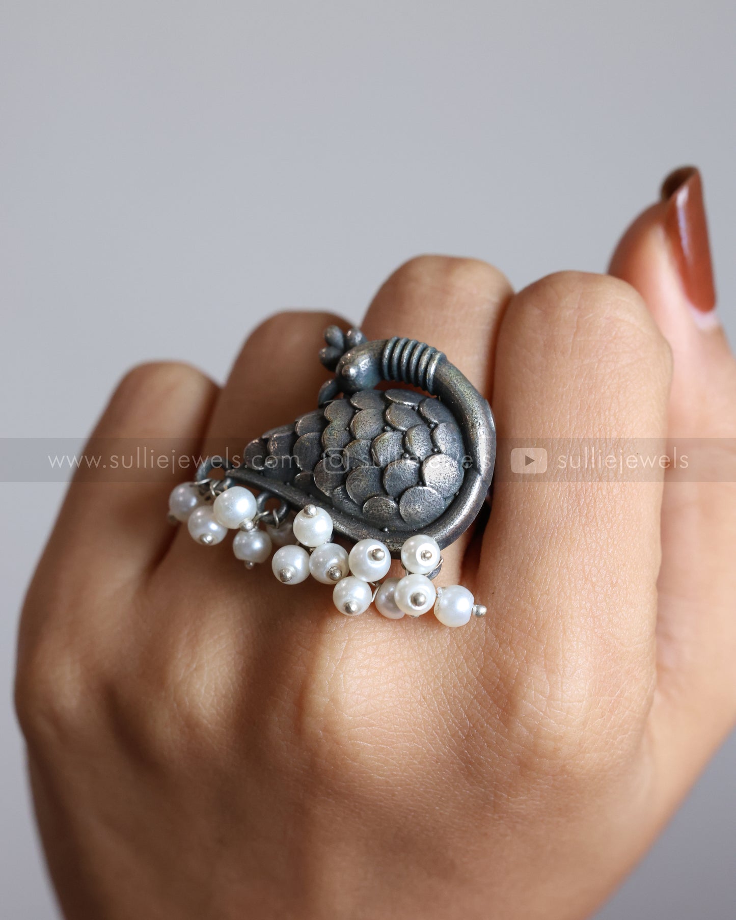 R07 - Oxidised Peacock Pearl Adjustable Ring