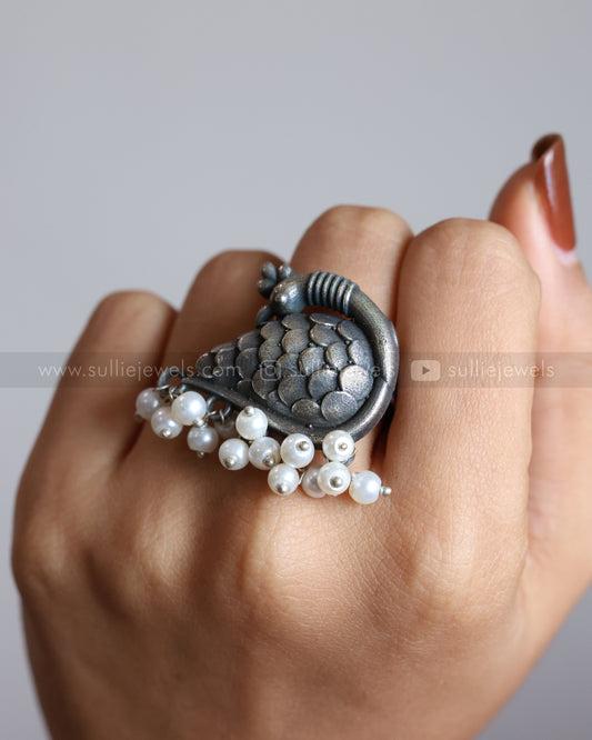 R07 - Oxidised Peacock Pearl Adjustable Ring