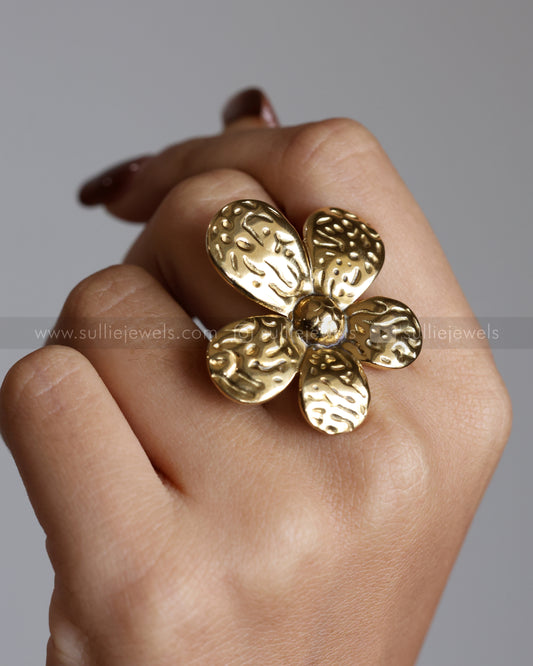 R21 - Textured Golden Petal Flower Adjustable Ring