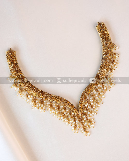 Guttapusalu Premium Gold Hasli with Earrings