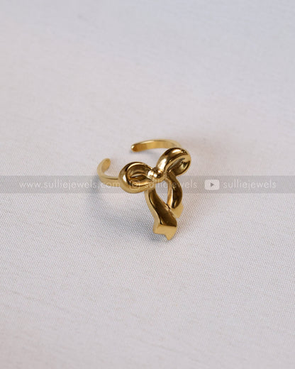 R15 - Golden Ribbon Adjustable Ring