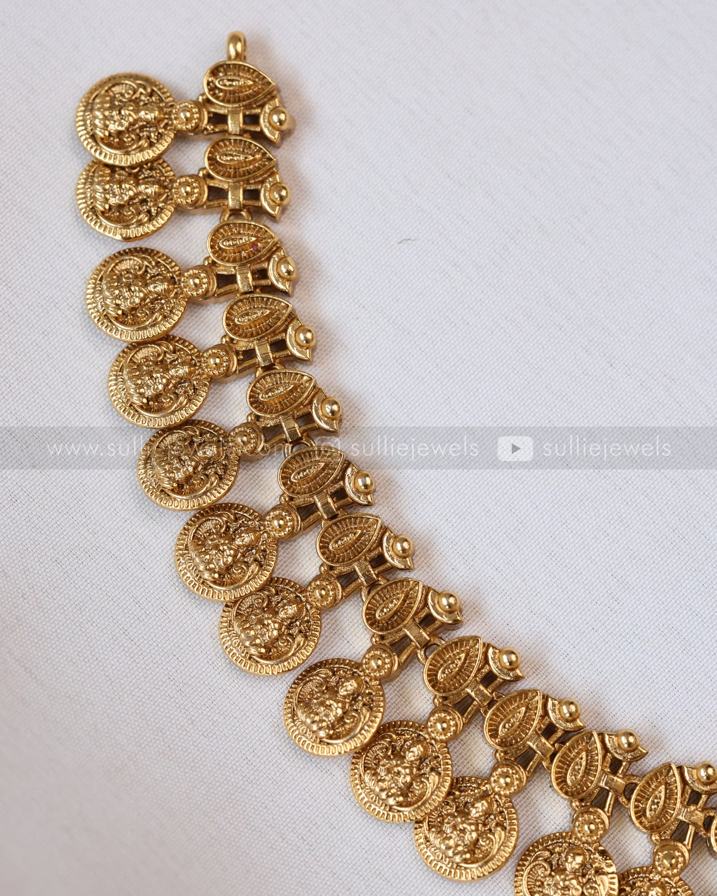 3685 - Jadau Premium Emerald Peacock Coin Necklace with Stud