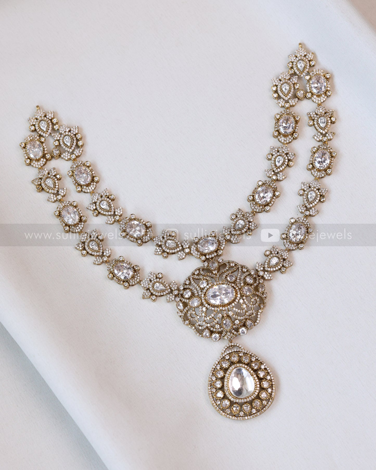 3375 - Two Layer Victorian Polki Necklace with Earrings - White