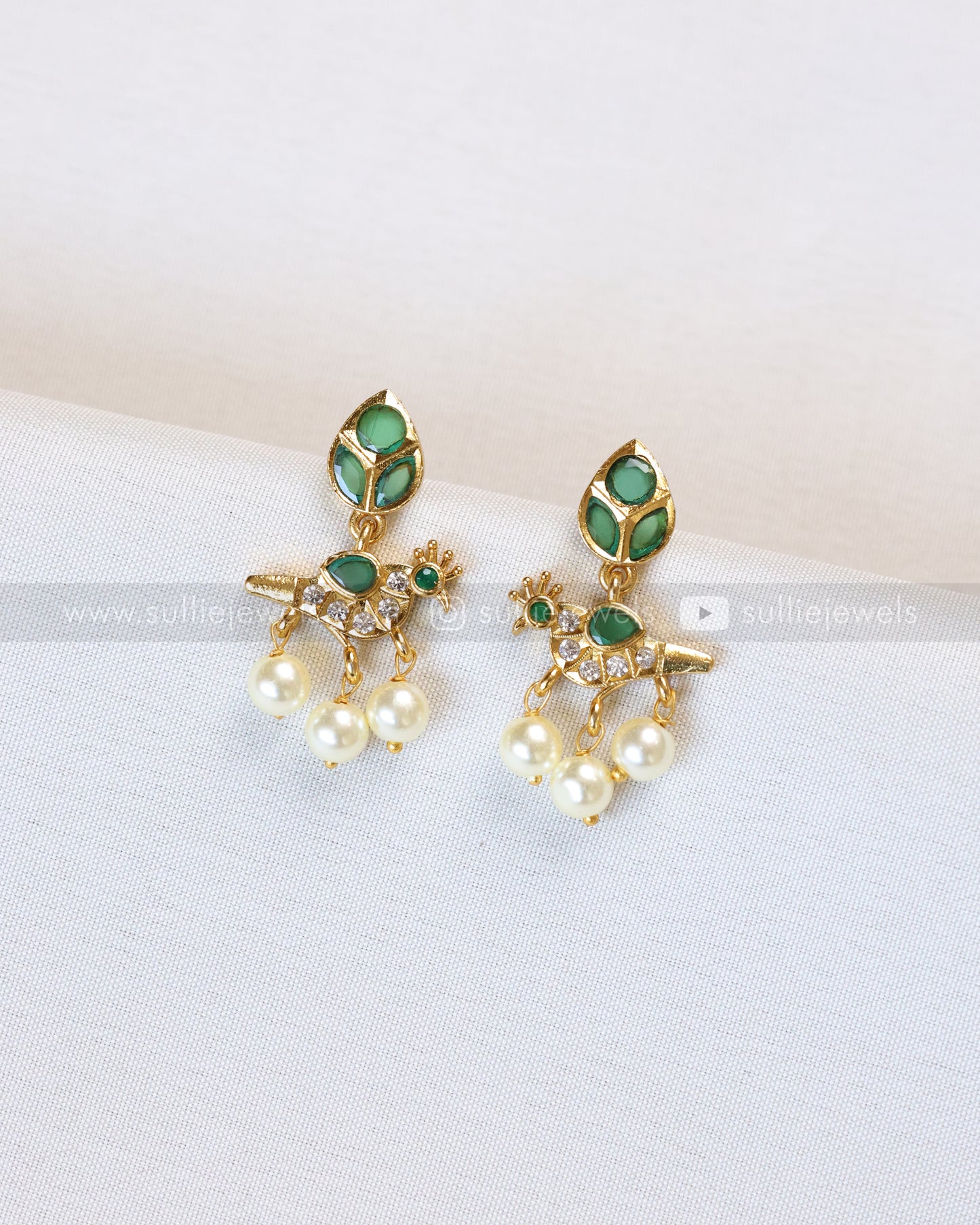 3829 - Green Lotus & Parrot AD Hasli Necklace