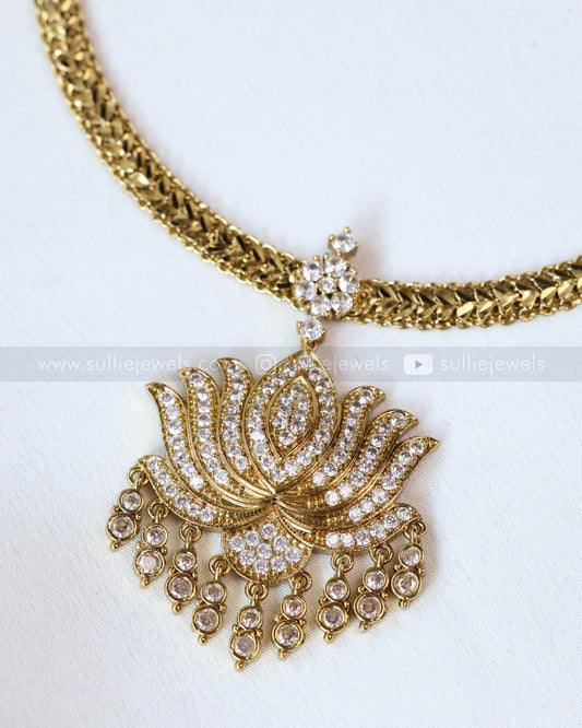 3647 - Premium White Lotus Pendant Necklace with Stud