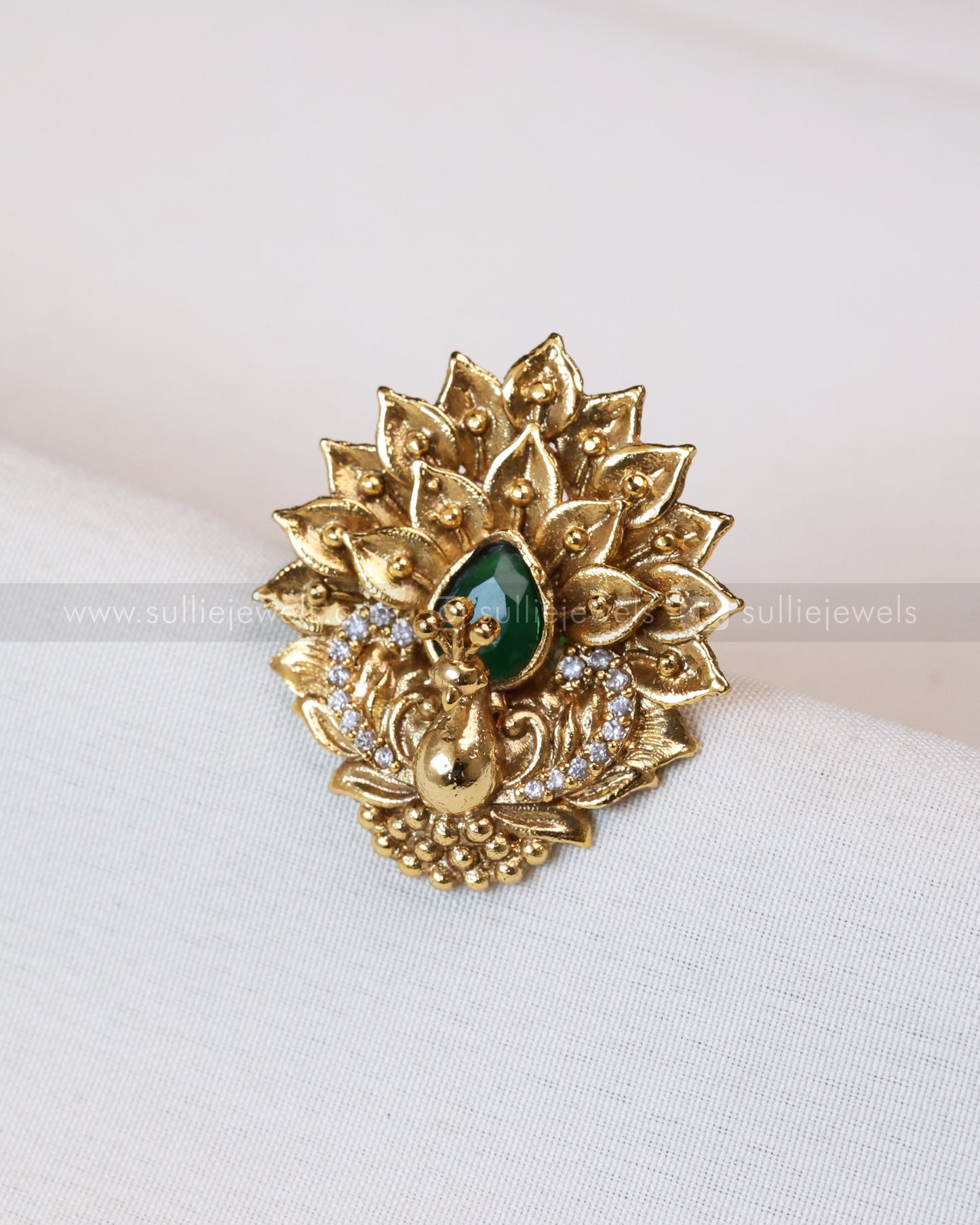 R36 - Emerald 3D Peacock Adjustable Ring