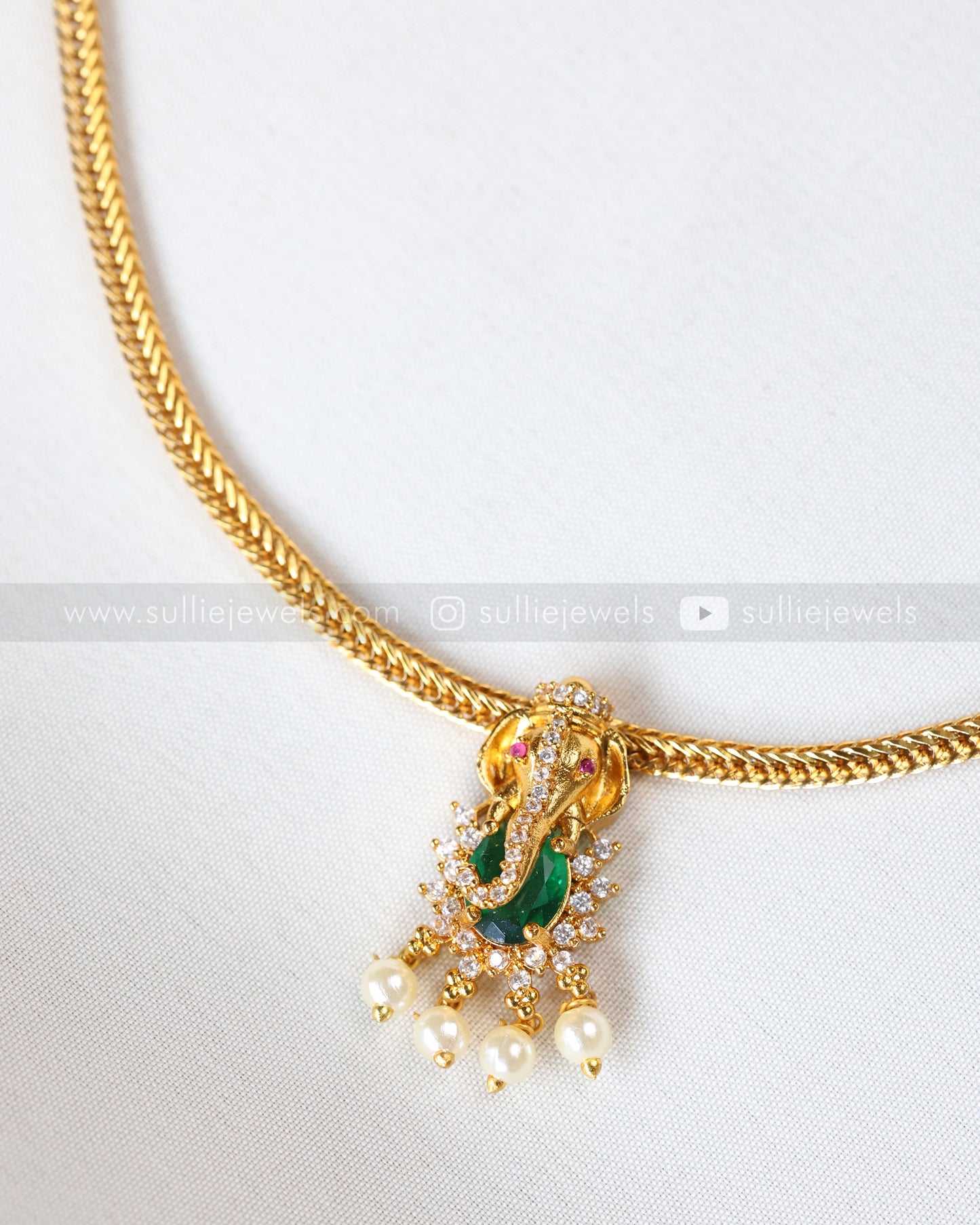 2141 - Ganesh Green Stone Minimal Choker with Stud