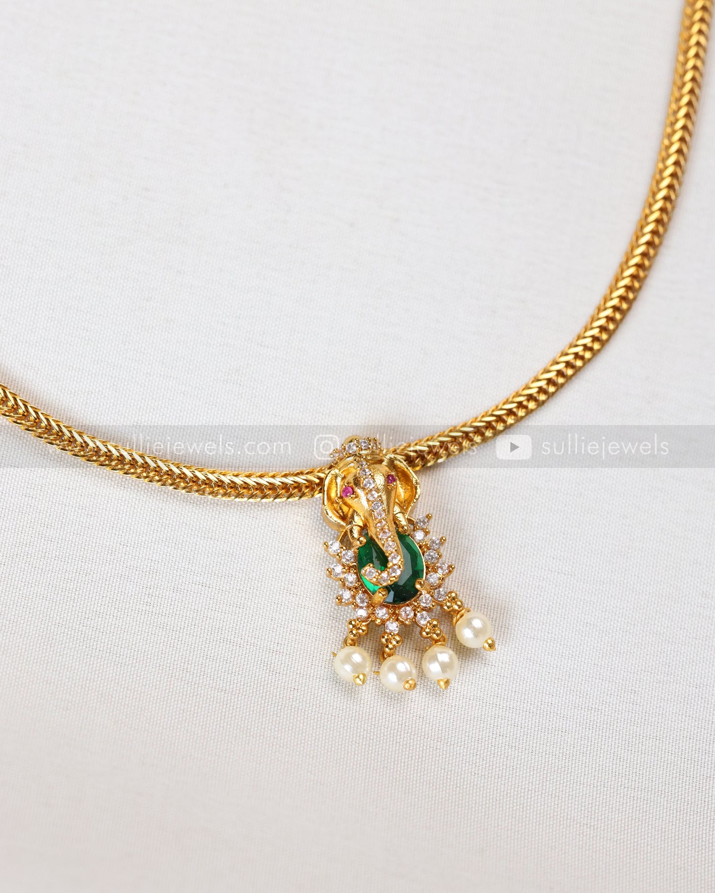 2141 - Ganesh Green Stone Minimal Choker with Stud
