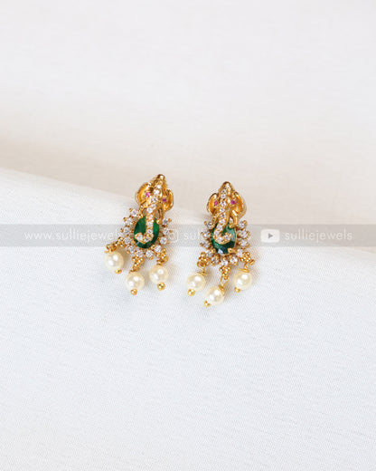 2141 - Ganesh Green Stone Minimal Choker with Stud