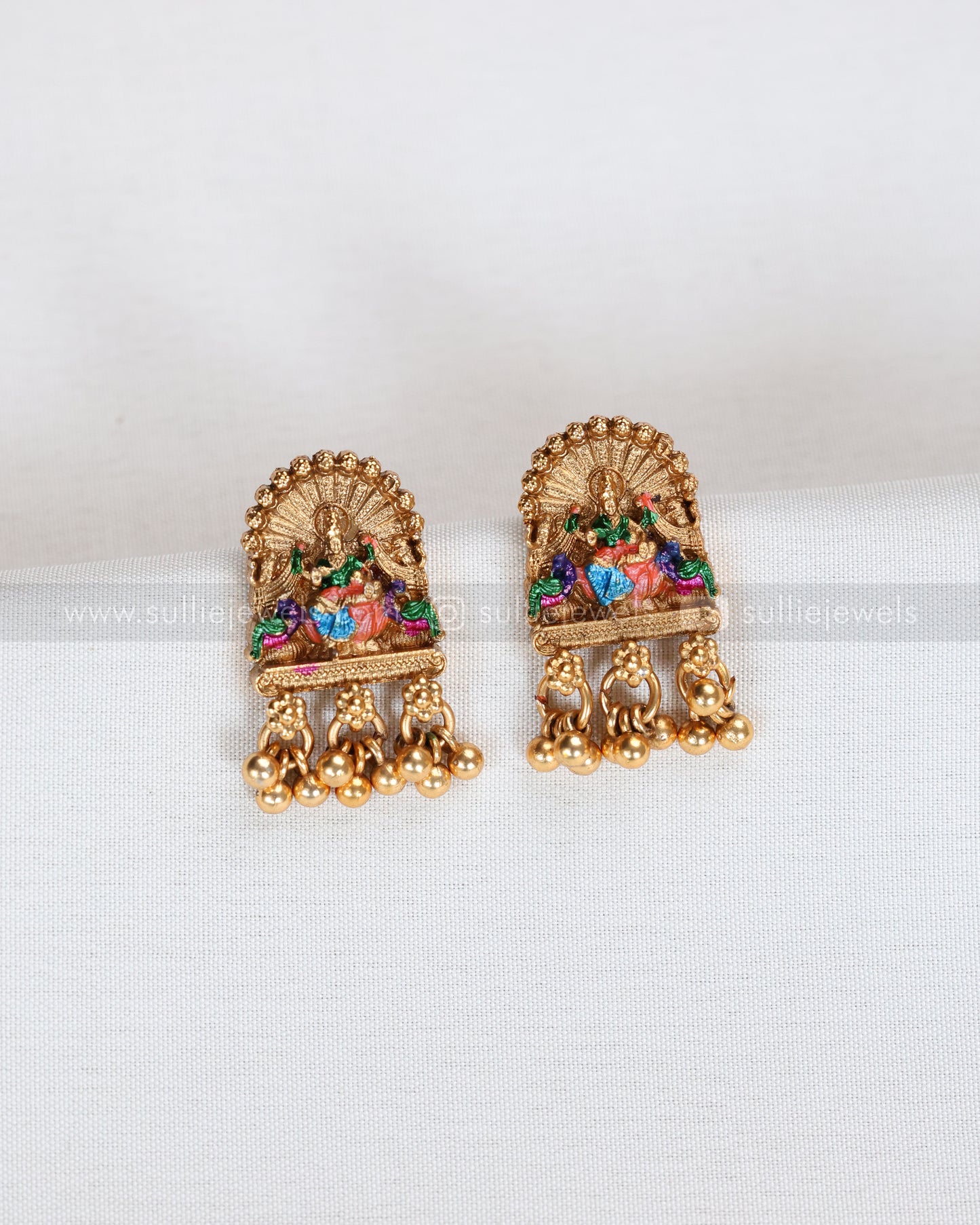 6068 - Sullie Basic - Lakshmi Enamel Golden Chain Pendant with Stud