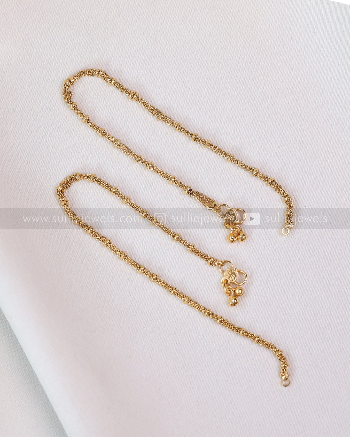 AK106 - Minimal Golden Ball Design Anklet
