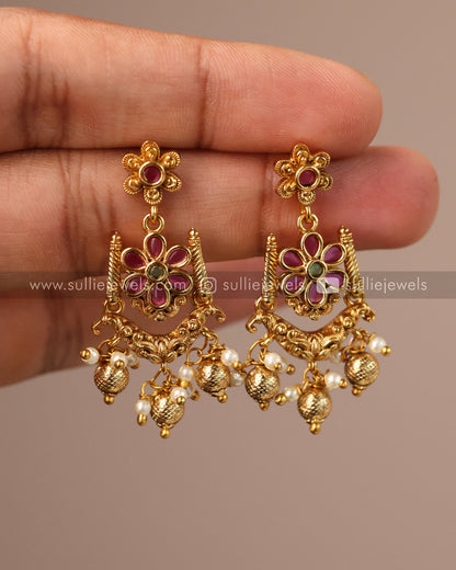 No Idol Designer Gold Necklace with Earring
