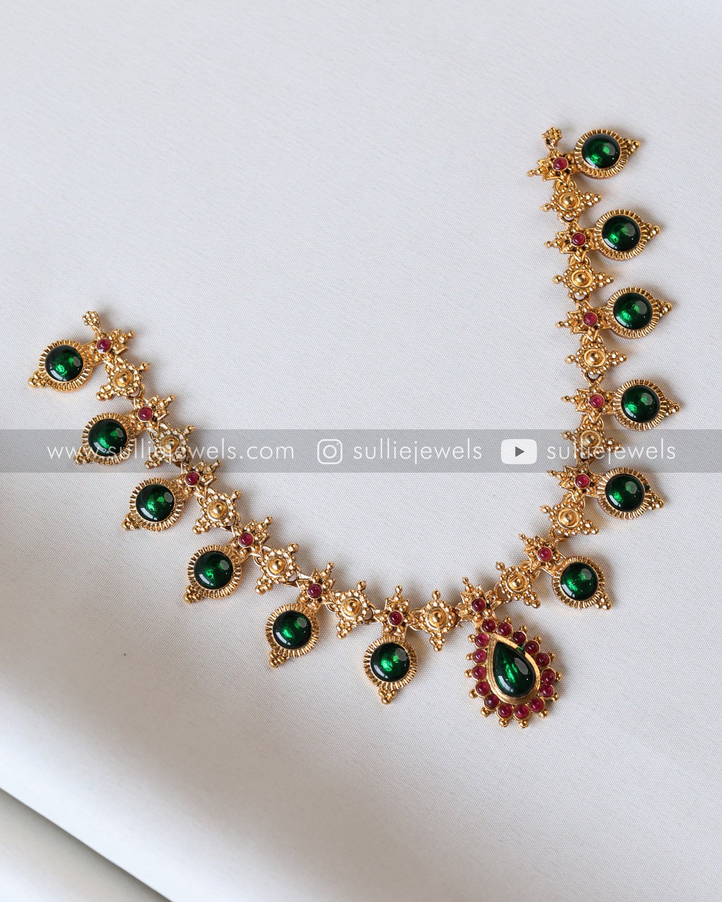 Sullie Basic - Traditional Round Palakka Necklace with Stud