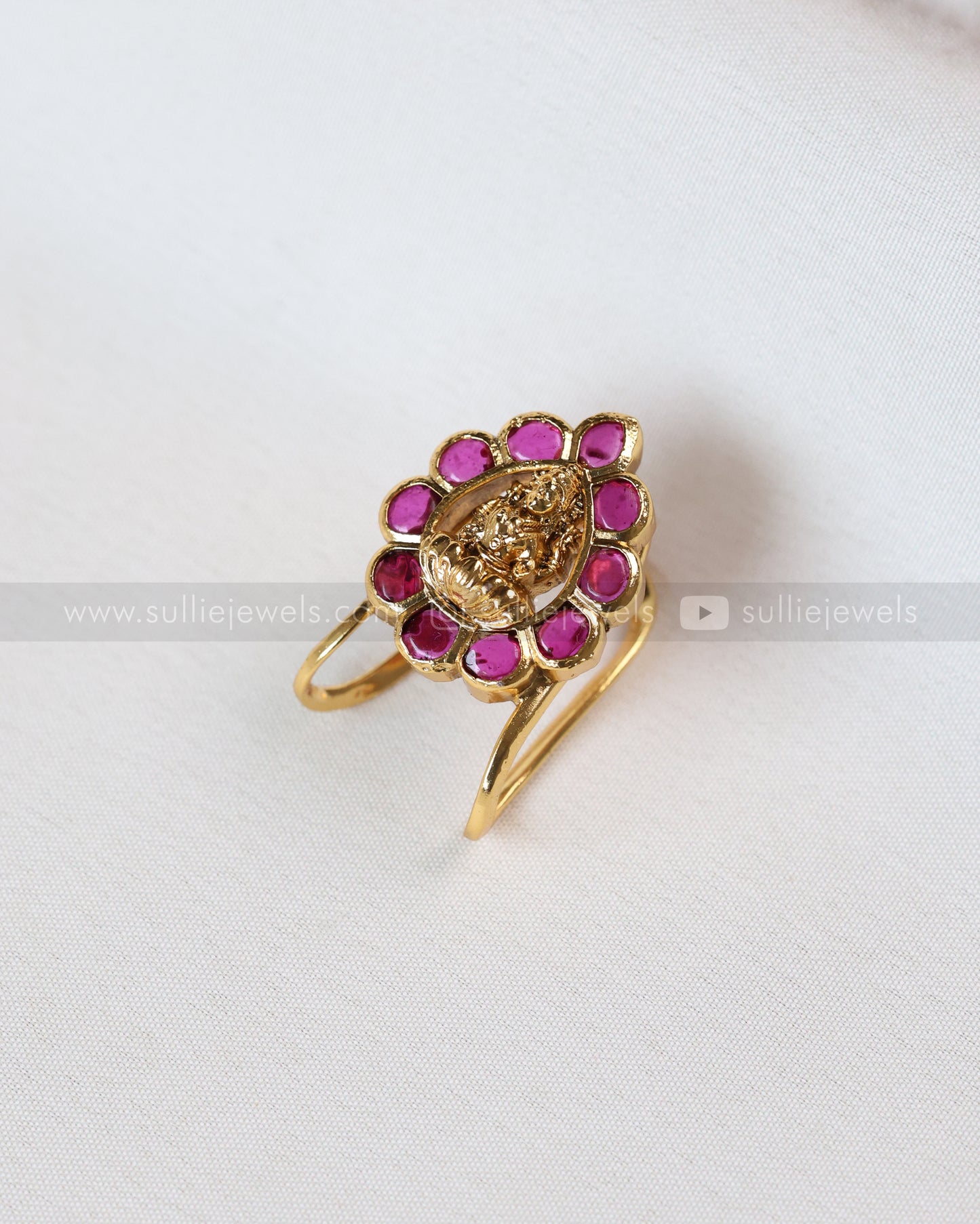R31 - Lakshmi Premium Vanki Adjustable Ring