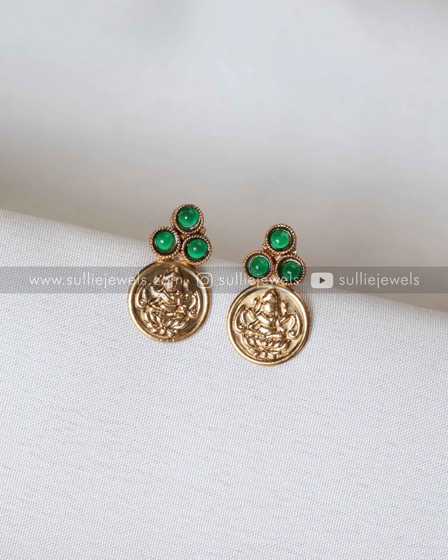 Sullie Basic - Coin Traditional Green Necklace with Stud