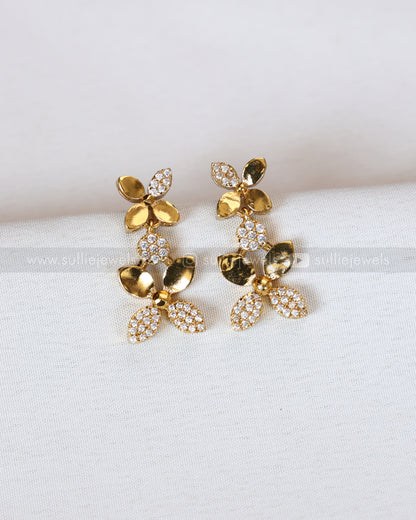 3703 - Diamond Gold Flower Necklace with Earrings