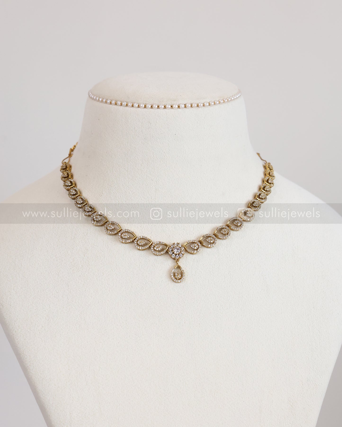 3892 - Diamond Minimal Raindrop Necklace with Stud