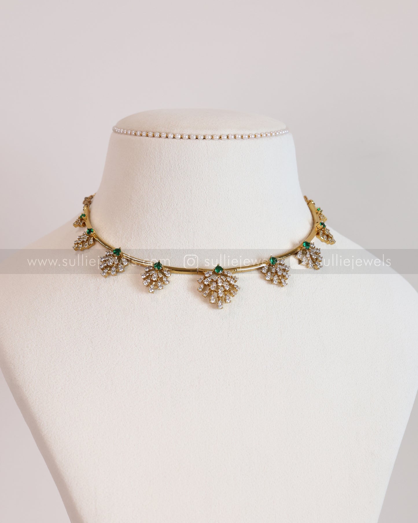 AD Leaf Colour Stone Hasli with Stud