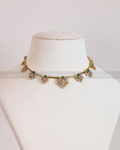 AD Leaf Colour Stone Hasli with Stud