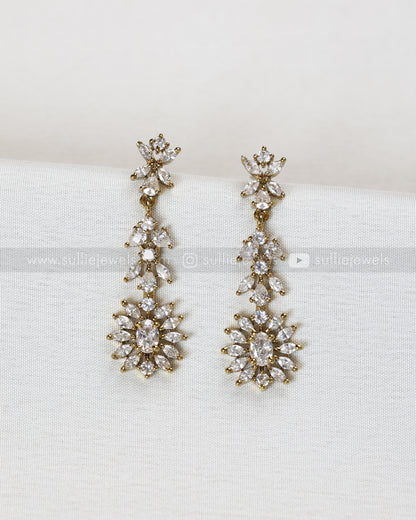 3879 - Diamond Lookalike Oval Stone Necklace with Studs
