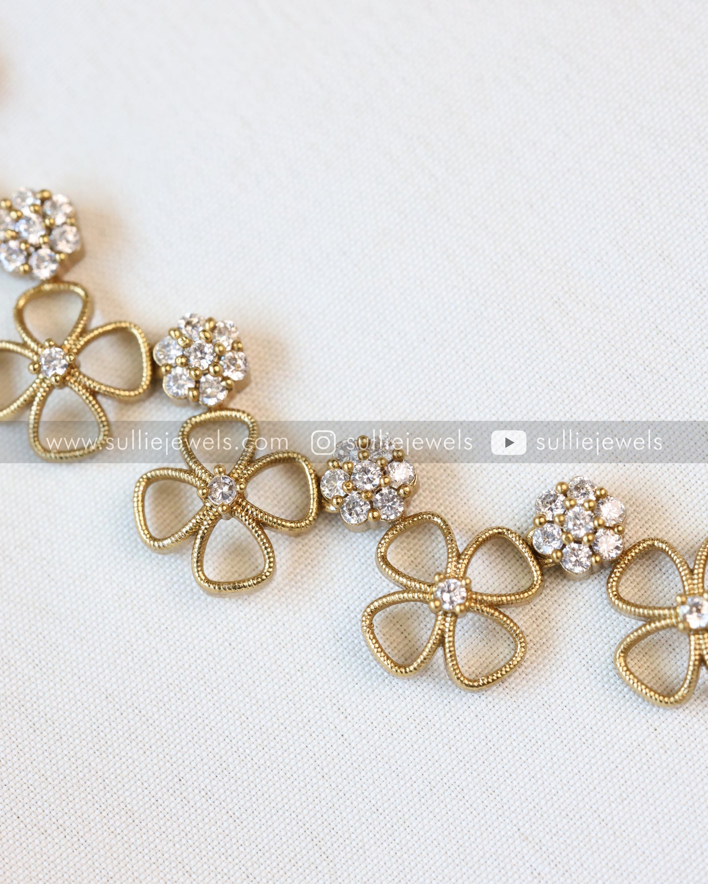 Gold Flower & Diamond Necklace with Earrings