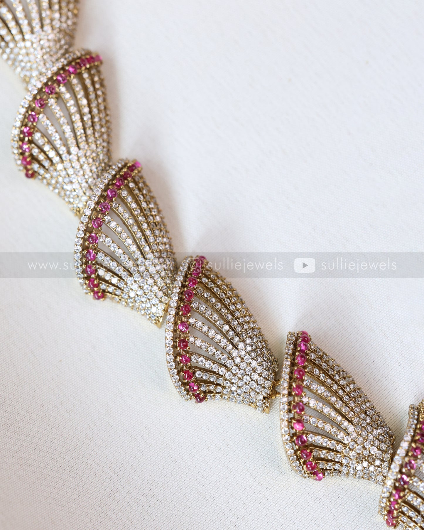 3704 - Emerald Centre Stone Designer Necklace with Stud