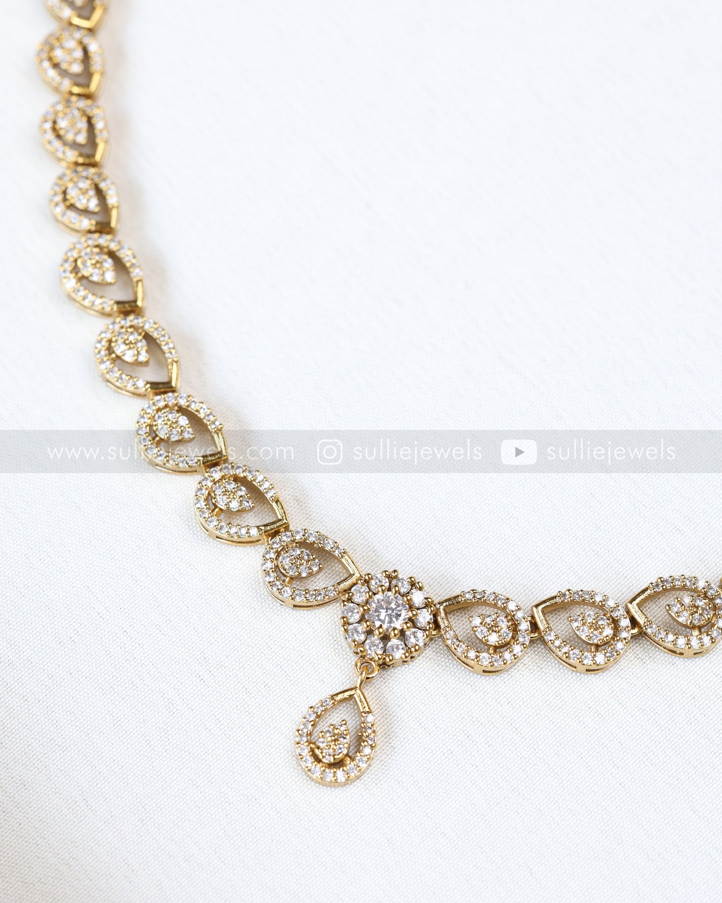 3892 - Diamond Minimal Raindrop Necklace with Stud