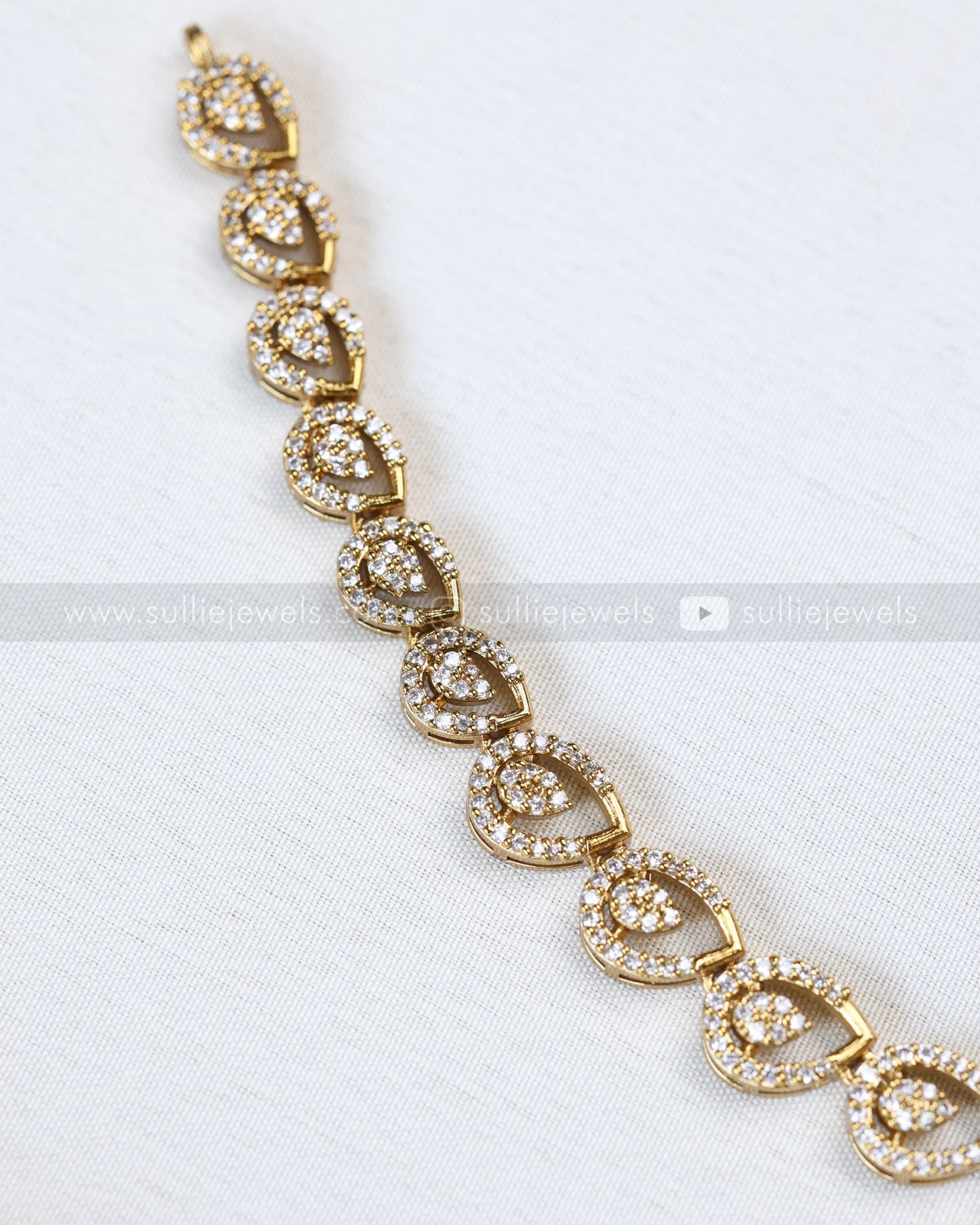 3892 - Diamond Minimal Raindrop Necklace with Stud