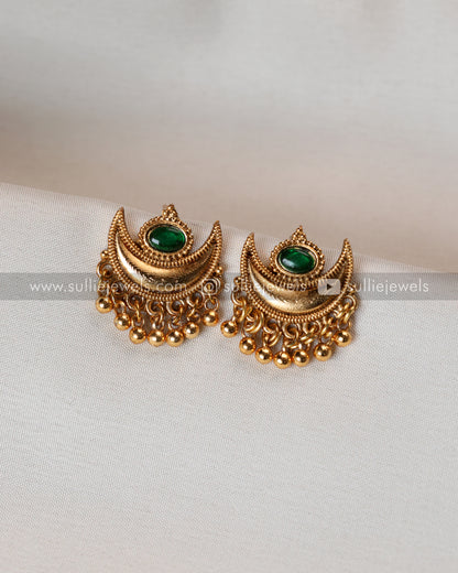 Sullie Basic - Ardha Chandra Gold Beads Green Necklace with Stud