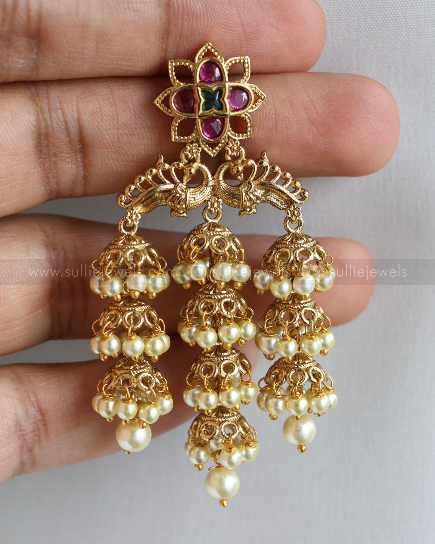 Gold Jhumka Hanging Kemp Stone Earring
