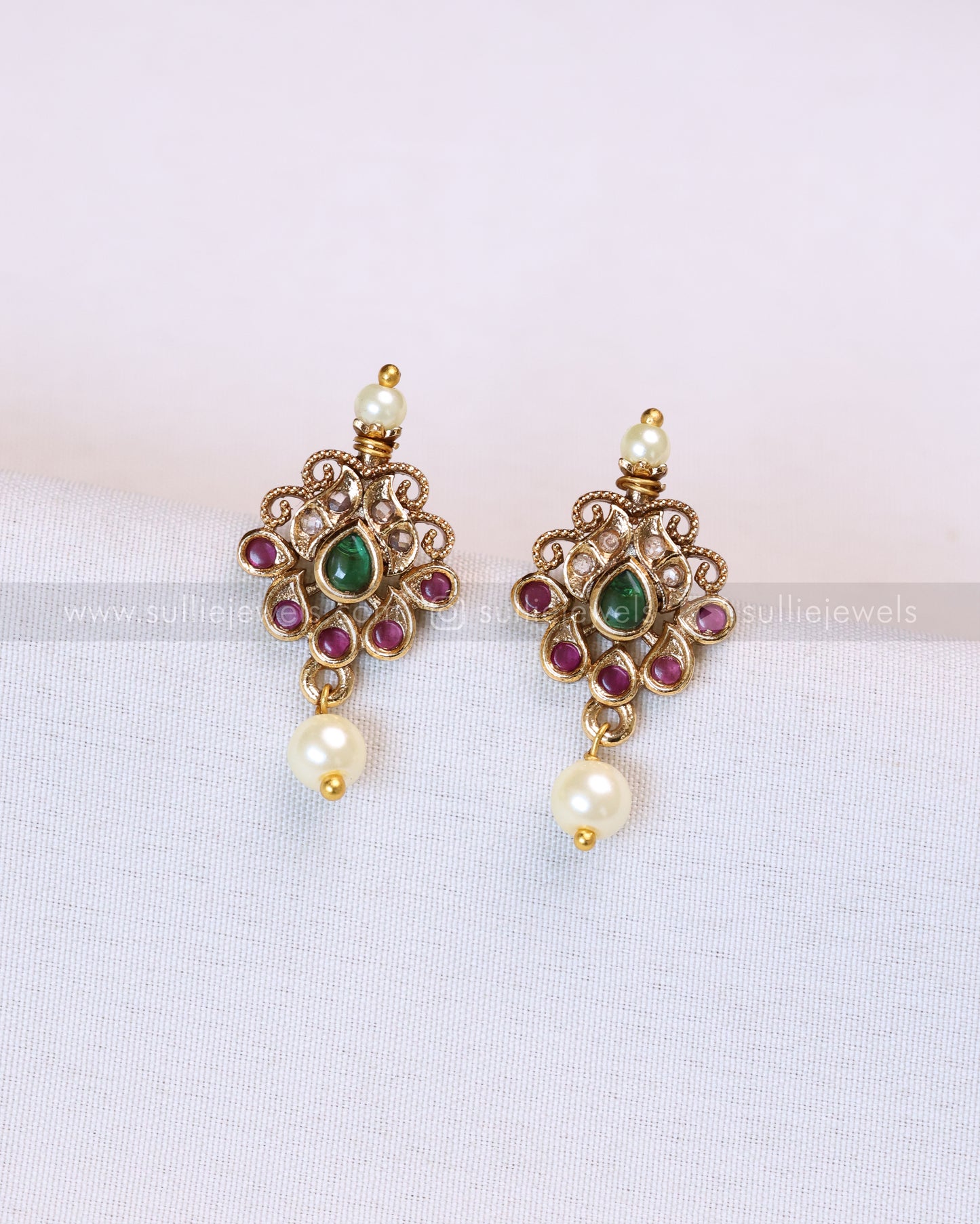 Designer Pearl Stone Stud
