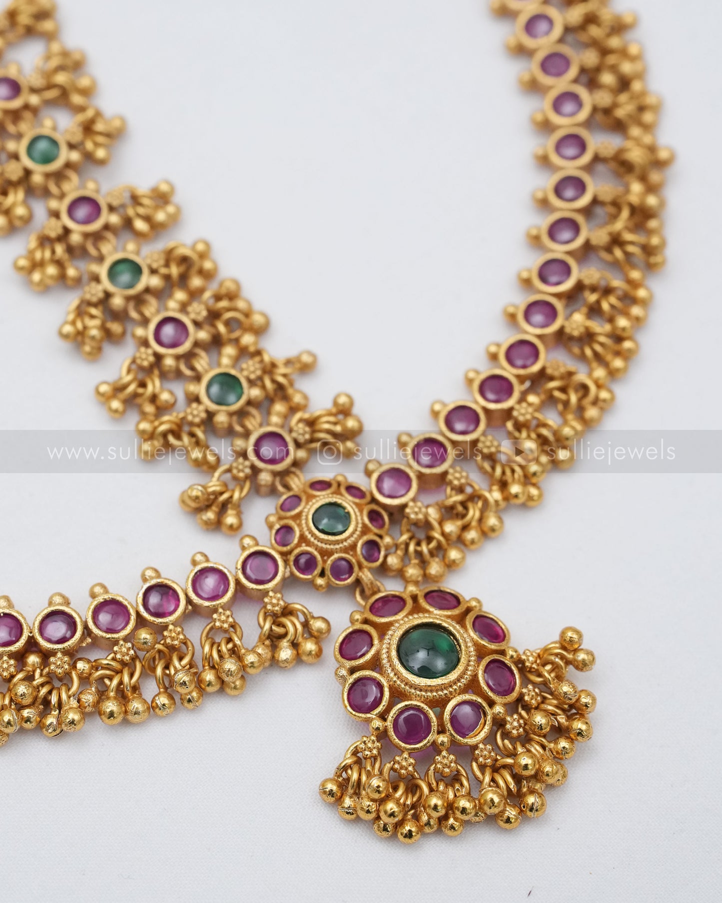 Multicolour Floral Kemp Damini Tikka with Gold Beads