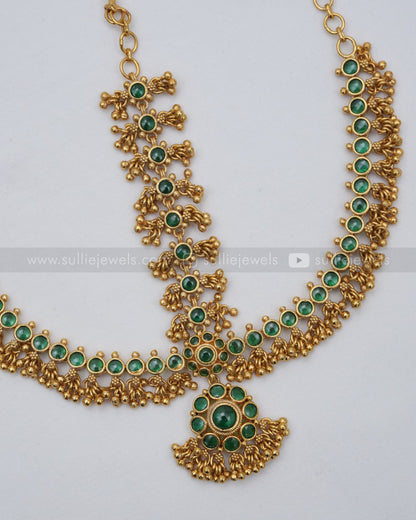 Green Floral Kemp Damini Tikka with Gold Beads