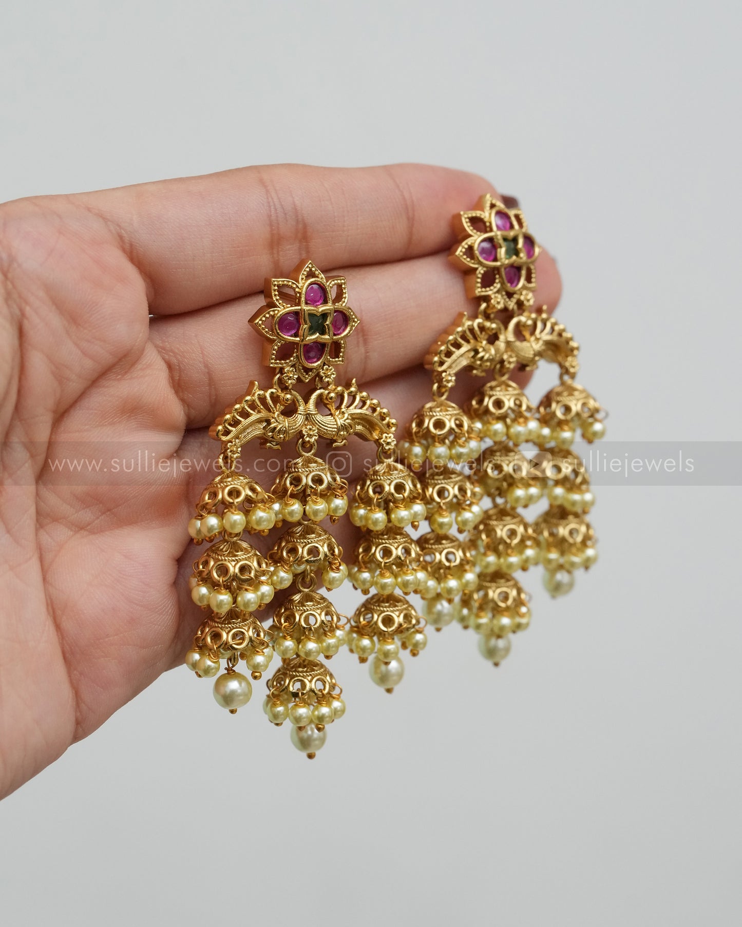 Gold Jhumka Hanging Kemp Stone Earring