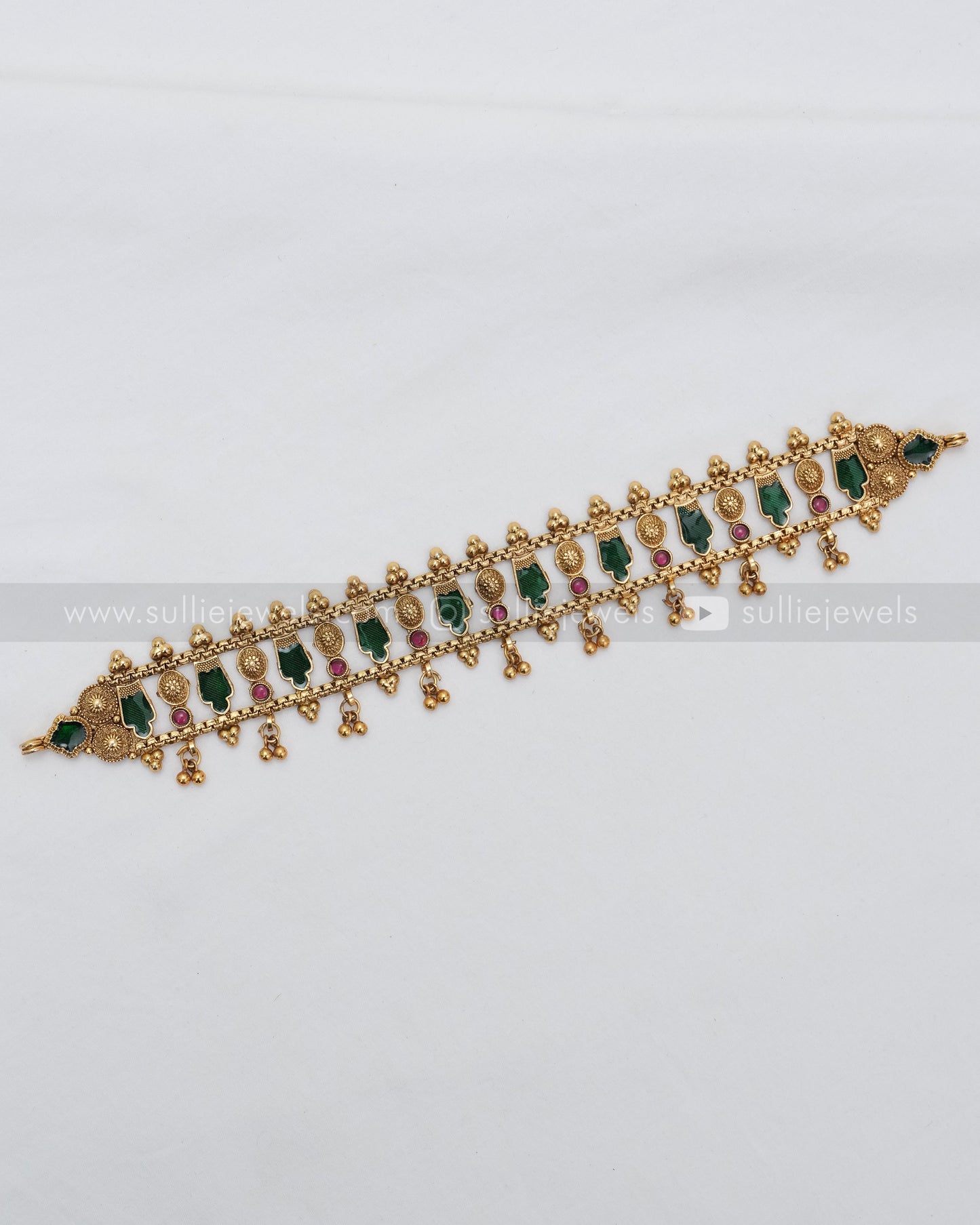 2100 - Traditional Palakka & Gold Beads Choker with Earrings