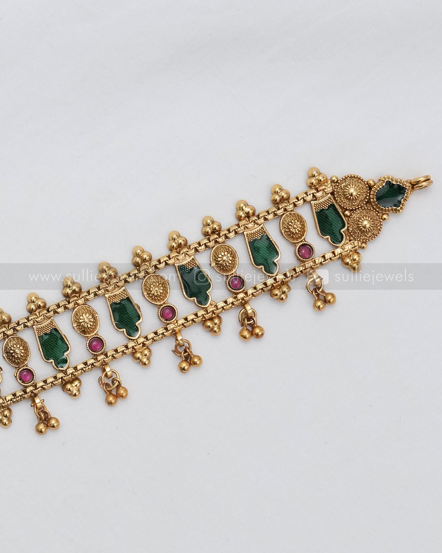 2100 - Traditional Palakka & Gold Beads Choker with Earrings