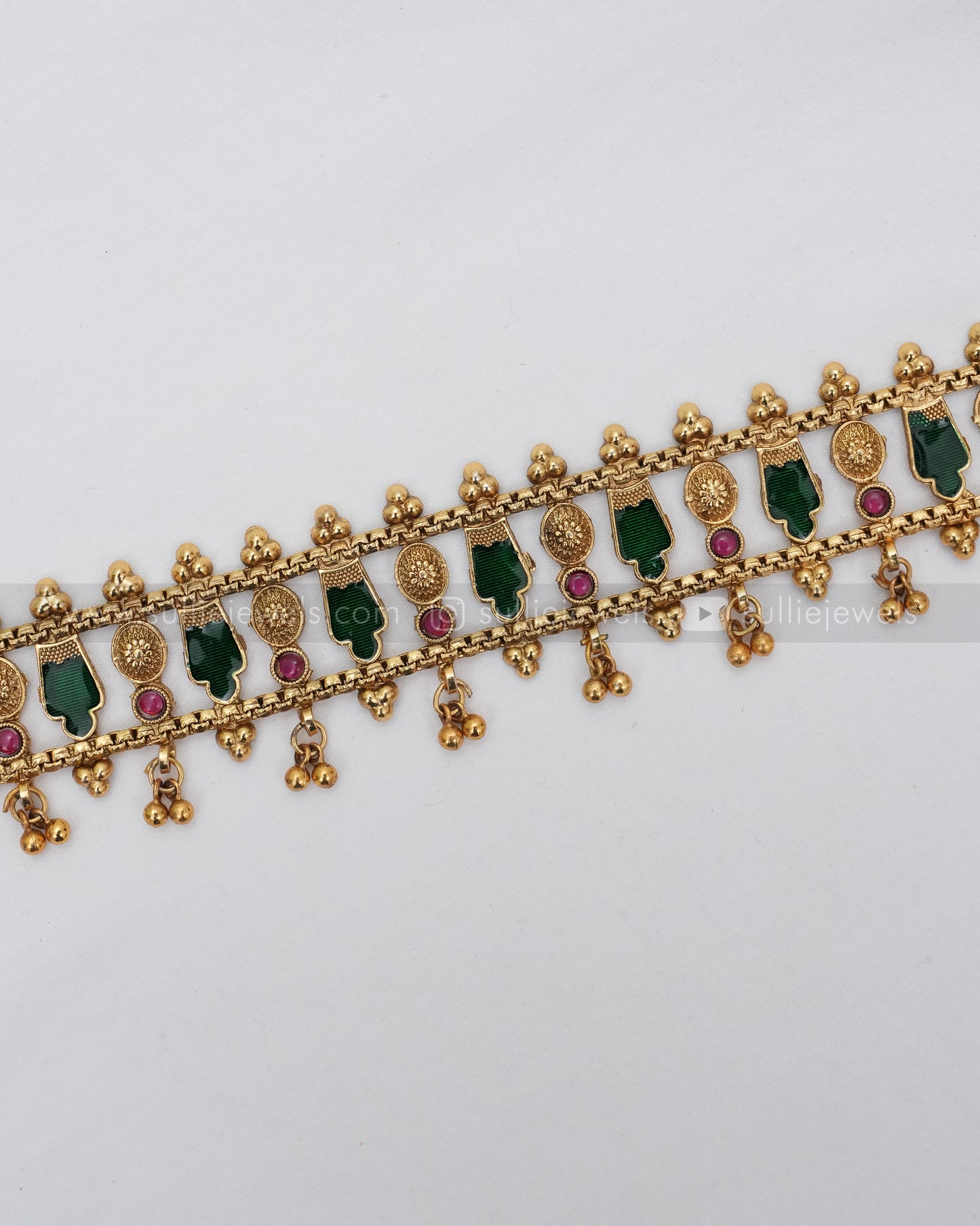 2100 - Traditional Palakka & Gold Beads Choker with Earrings