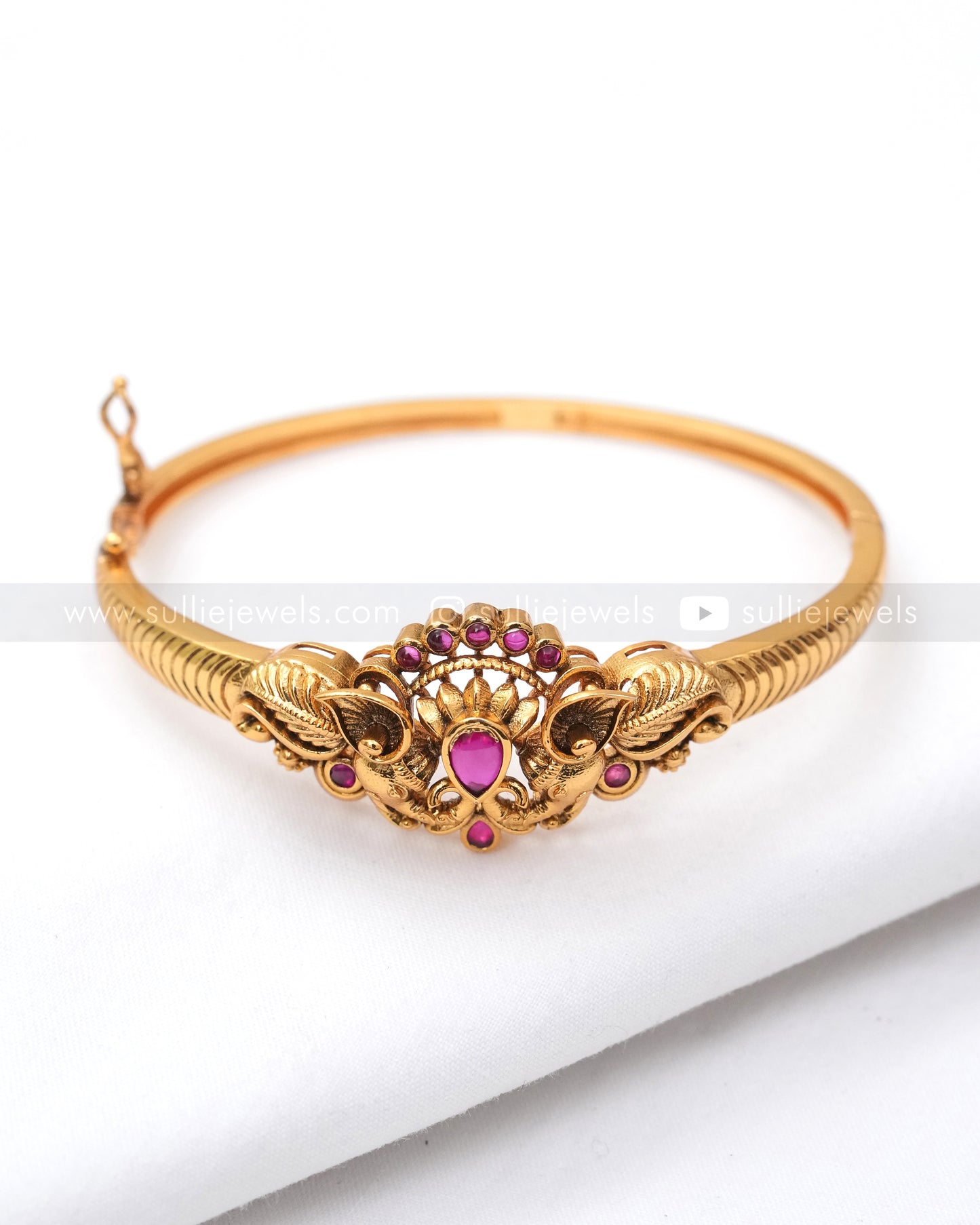 9011 - Minimal Ruby Kemp Elephant Openable Cuff Bangle