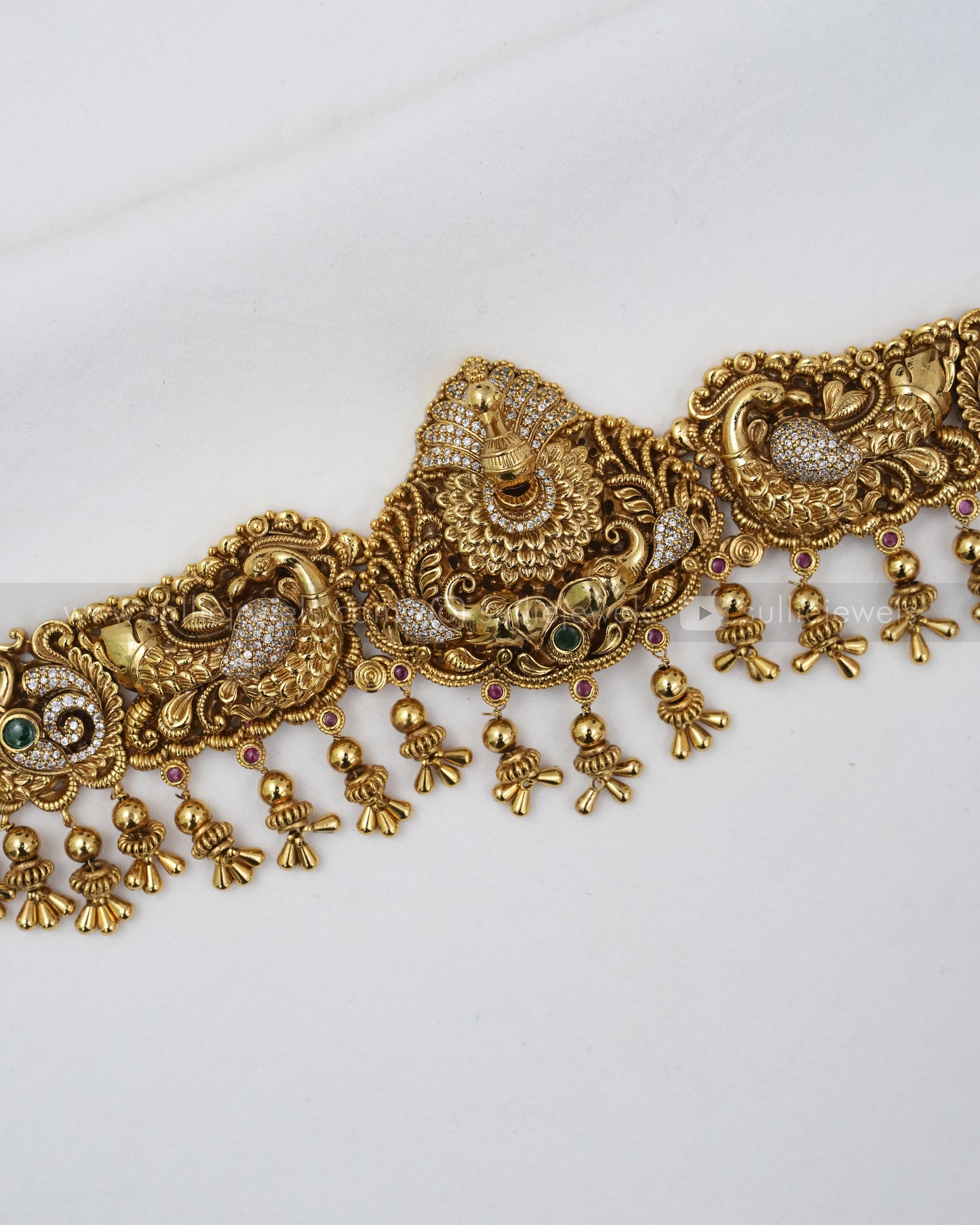 No Idol - 3D Peacock Detailed Premium Hipchain