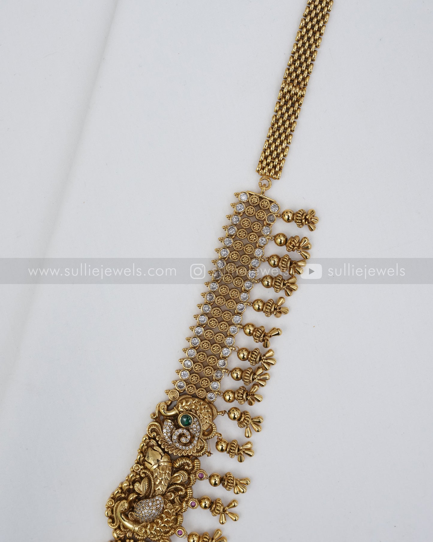 No Idol - 3D Peacock Detailed Premium Hipchain