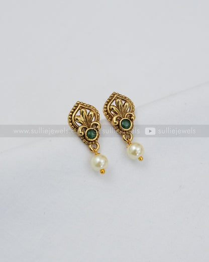 3586 - Traditional Gold Lakshmi Attigai with Earring