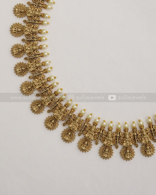 Goddess Coin Detailed Premium Pearl Necklace with Stud