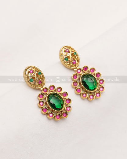 Oval AD Emerald Center Stone Necklace with Stud