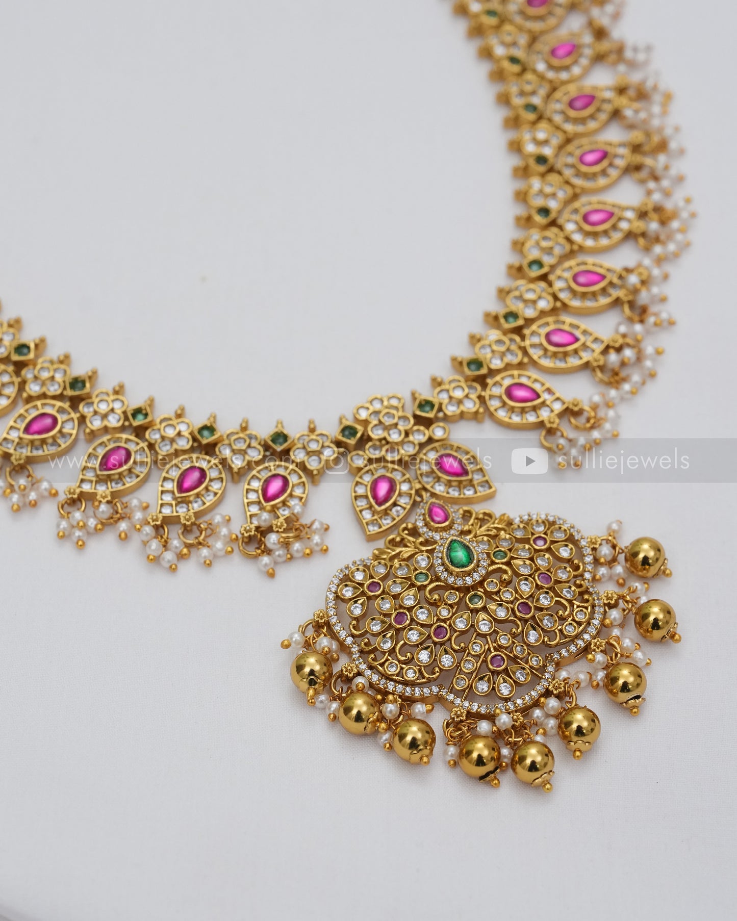 7134 - No Idol - Kemp Guttapusalu Long Chain with Earring - Gold Beads