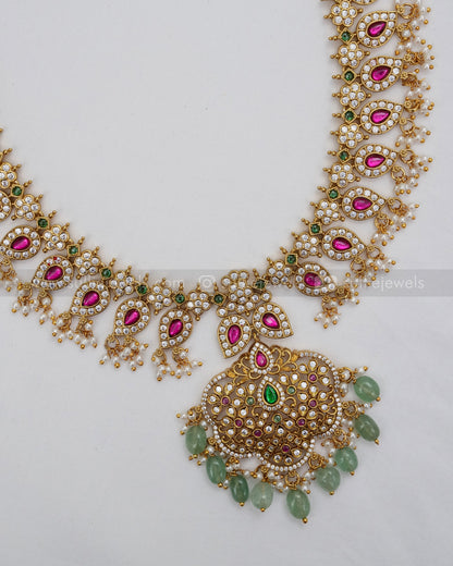 7135 - No Idol - Kemp Guttapusalu Long Chain with Earring - Mint Beads