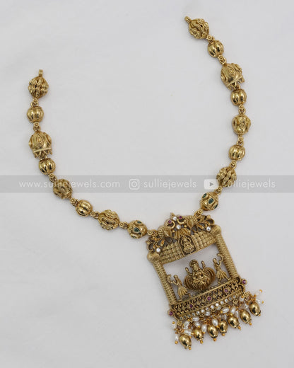 Lakshmi Detailed Necklace with Gold Chain and Jhumka
