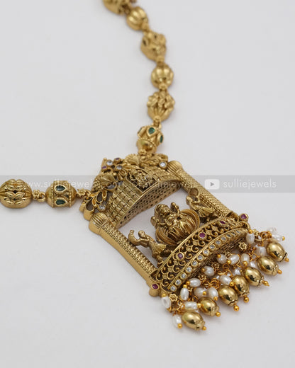 Lakshmi Detailed Necklace with Gold Chain and Jhumka