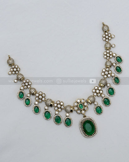 Emerald Premium Victorian Pendant Necklace with Earring
