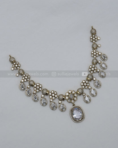 White Premium Victorian Pendant Necklace with Earring