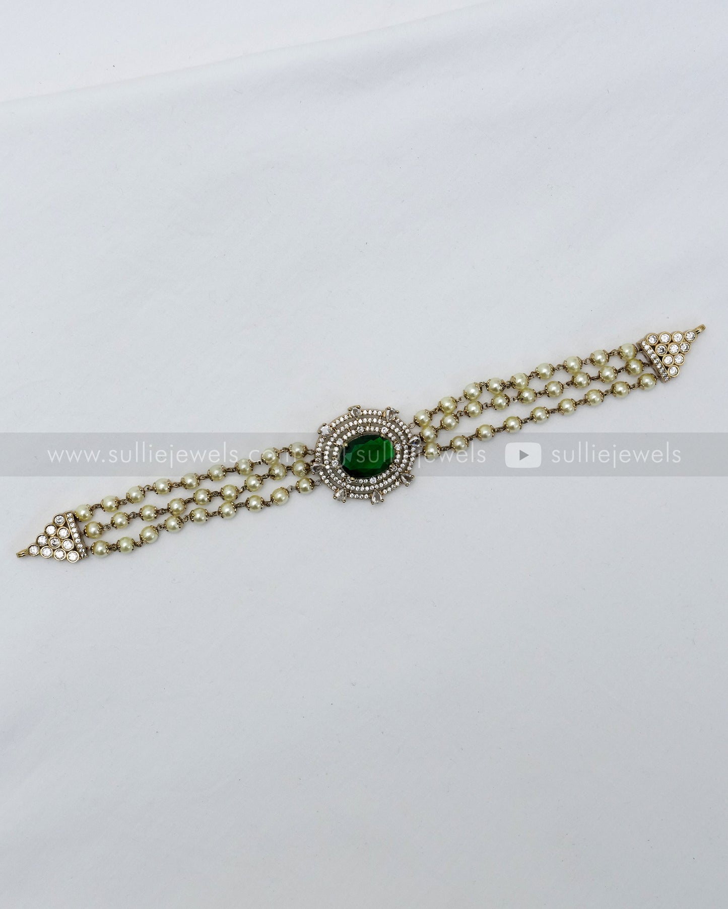 2096 - Green Stone Victorian Pearl Choker with Studs